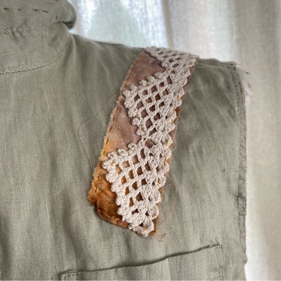 Upcycled patchwork Sage Green Linen shirt wearable art size XS One of a kind - Picture 3 of 14